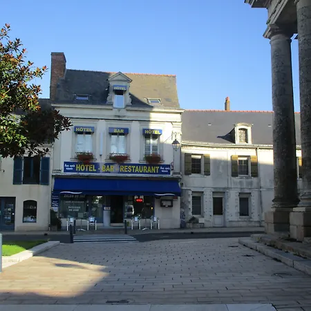 Aux Amis Reunis Bed & Breakfast