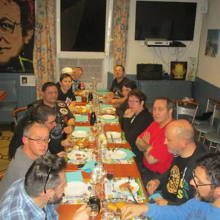 Aux Amis Reunis 2* Saint-Georges sur Loire