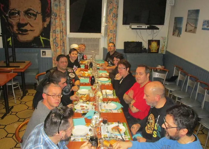 Aux Amis Reunis 2* Saint-Georges sur Loire